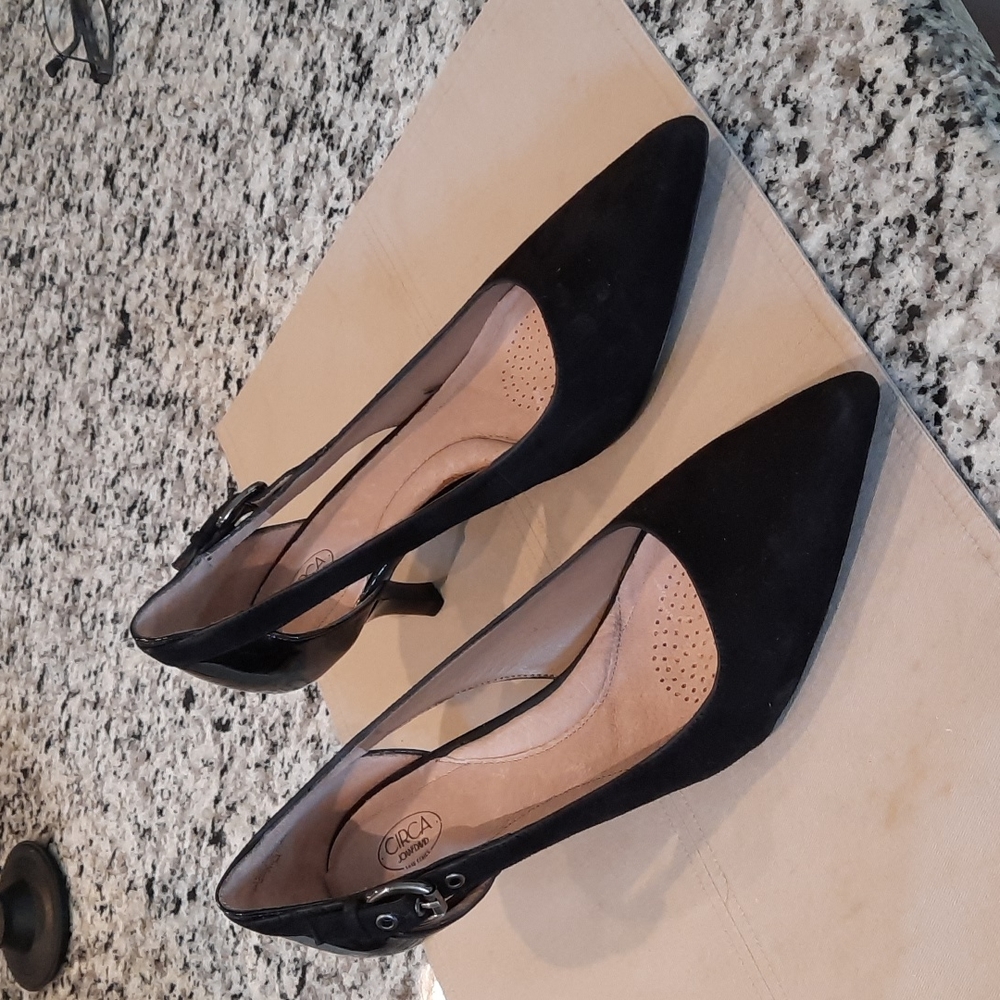 Women's shoes new no tag